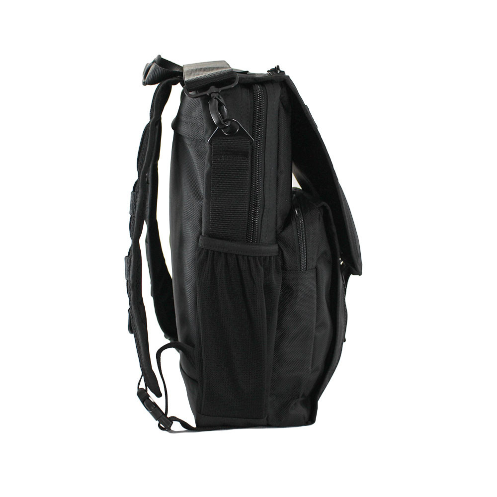Mesh side pocket.
